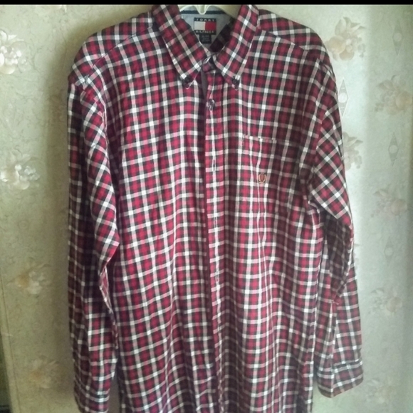 Tommy Hilfiger shirt - Picture 2 of 4